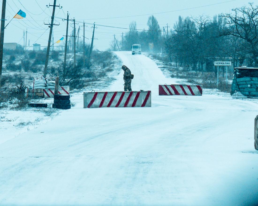 Området øst for Mariupol er strengt kontrollert av væpnede vakter