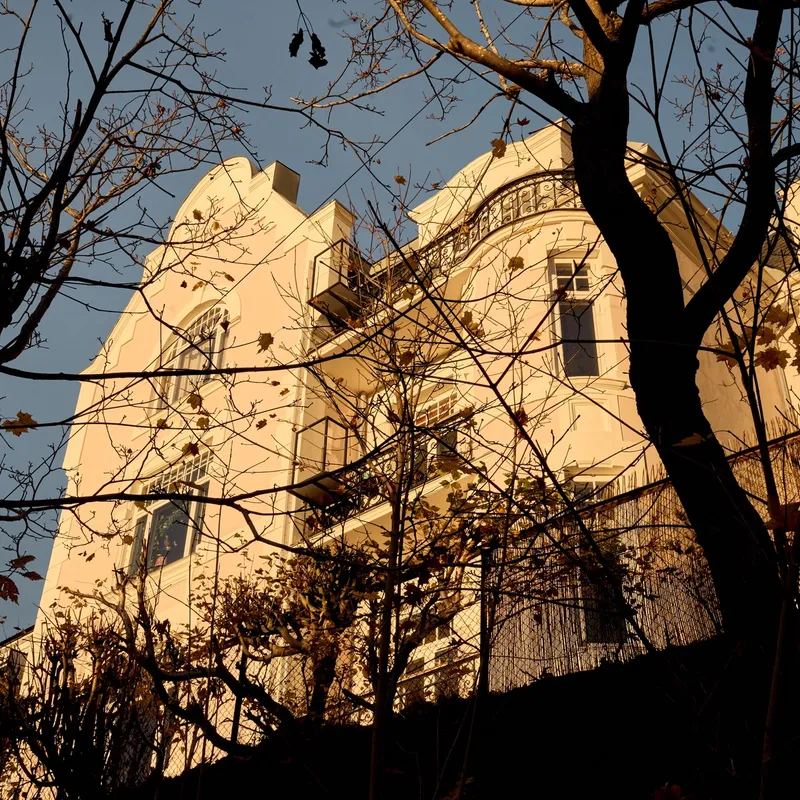 FORNEMT: Thomas Heftyes gate 14 var tidligere eid av eks-milliardær Petter Olsen. Den består av totalt 800 kvadratmeter som nå deles av to milliardærarving-familier.