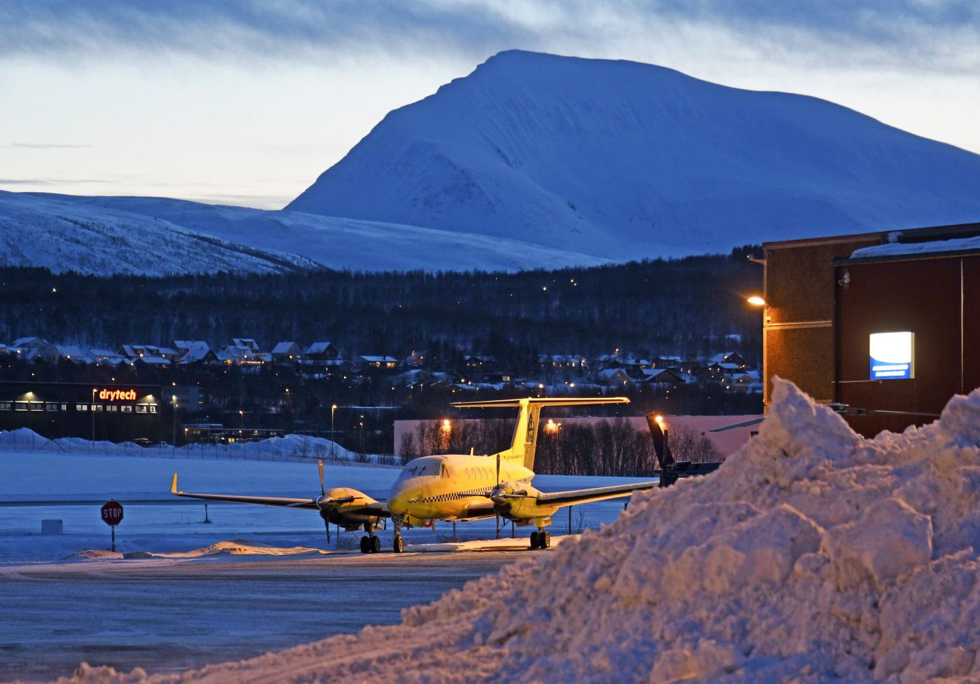 Tromsø  20190718. 
 Fly fra Luftambulansetjenesten i Tromsø. Flyene opereres av Babcock Scandinavian AirAmbulance AS. 
 Foto: Rune Stoltz Bertinussen / NTB scanpix