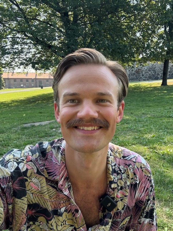 Lars Øye Brandås (27) fikk jobbtilbud på do