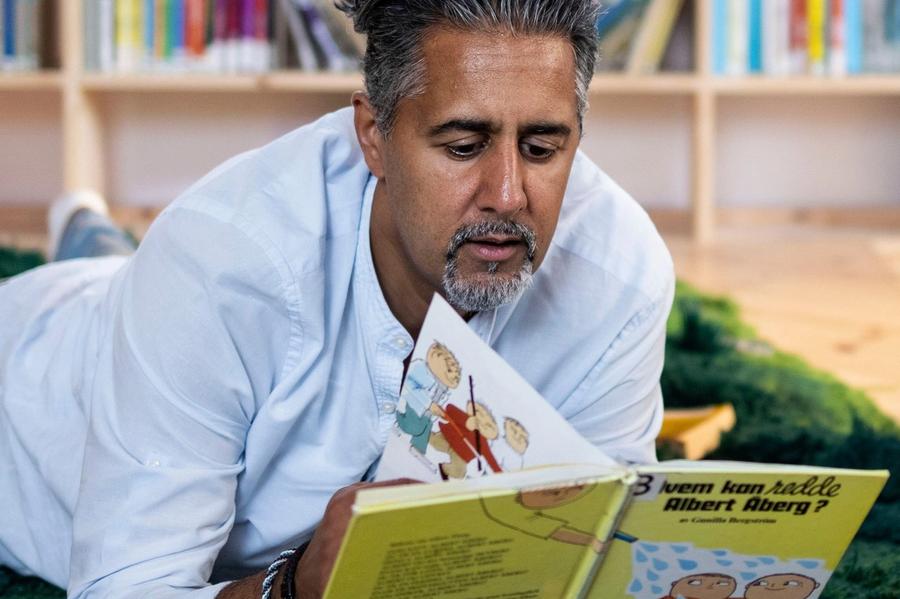 Høyreprofiler stabler gjerne Carl Schmitt, Milovan Djilas og Abid Raja i en blå hylle i venstresidas bibliotek. 