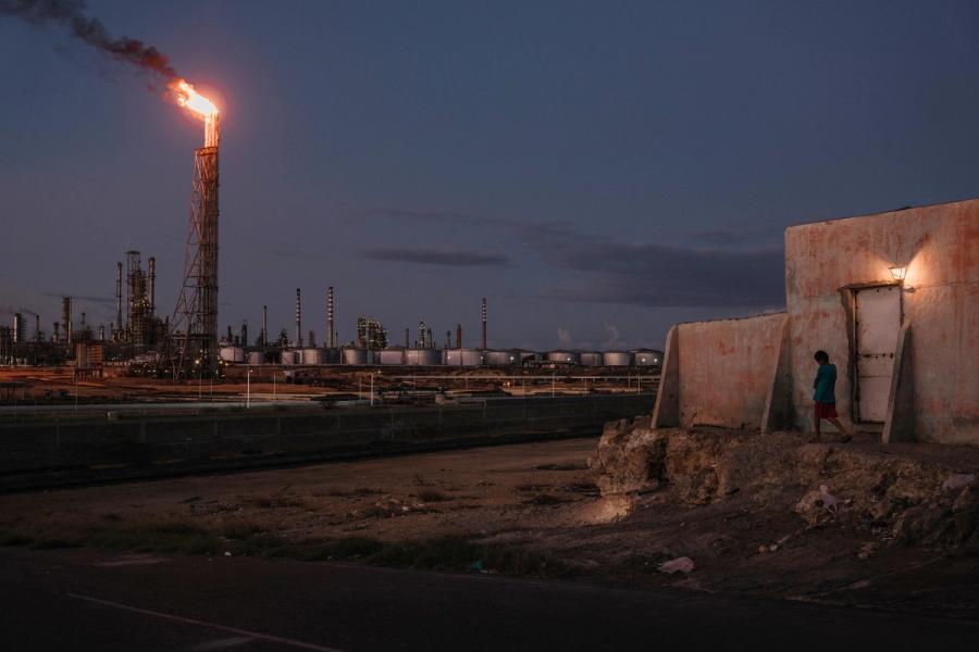 USA setter klørne i Venezuelas olje.  De har krysset en rød linje, sier oljearbeider José Bodas.
