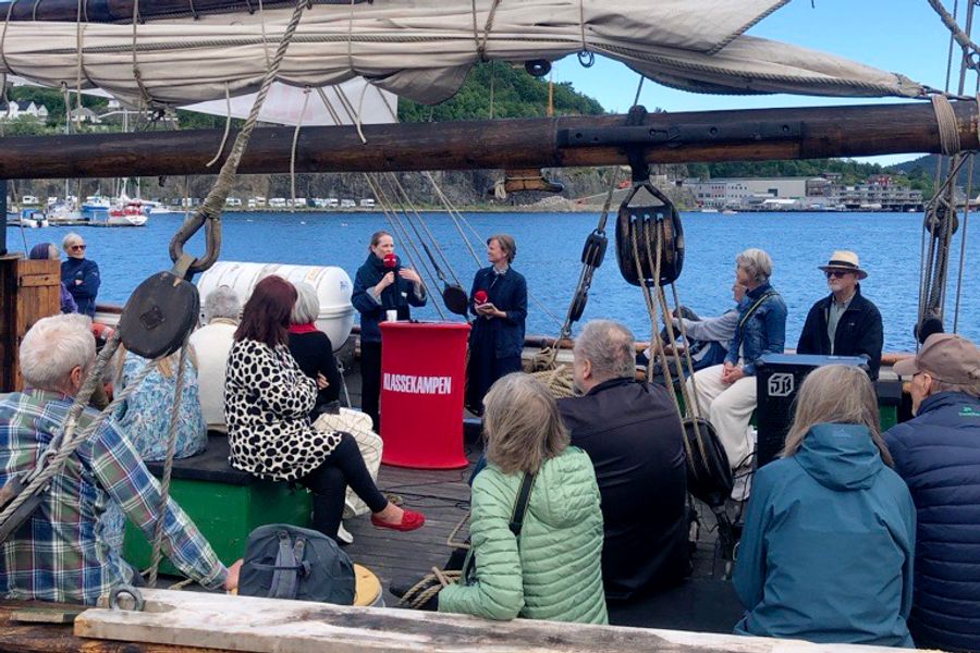 På kaia i Flekkefjord snakket vi om toget som har sluttet å gå – og om ytre høyres framgang i Frankrike.