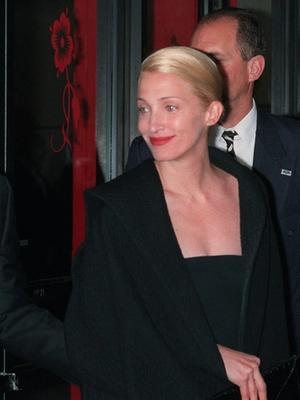 Kva var det med Kennedys kone Carolyn Bessette? spør Maria Horvei