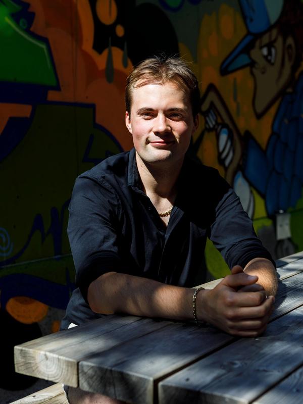 Sander Vestby gikk i klimastreik som AUF-er. Nå har han gått til Høyre.