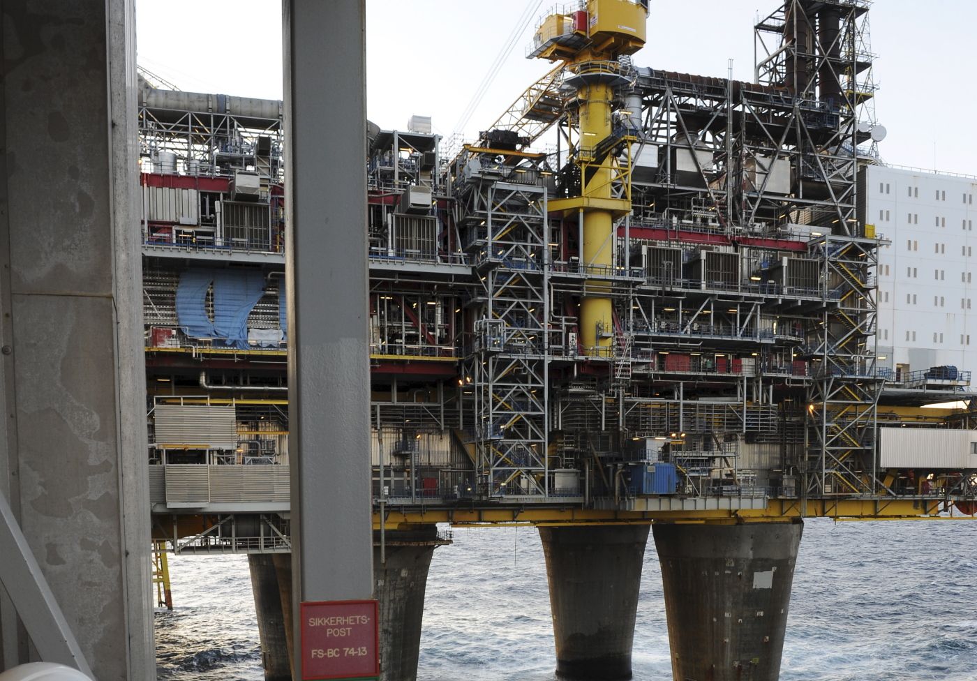 OSEBERG, NORDSJØEN 20081125: 
 Fra Oseberg feltsenter. Oljeplattform. 
 Foto: Marit Hommedal / SCANPIX