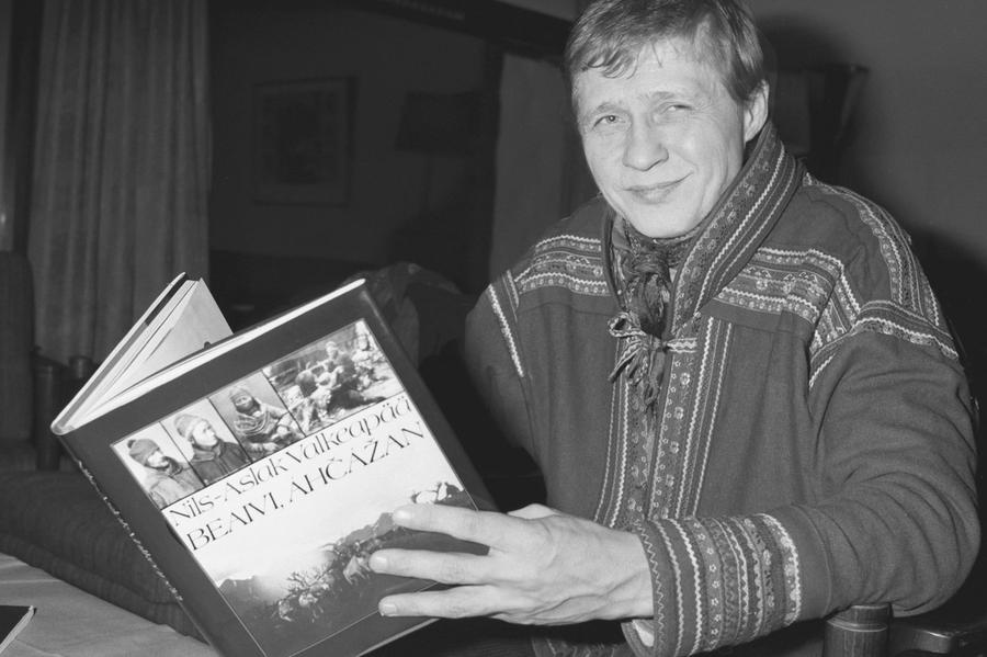 Dikteposet til Nils-Aslak Valkeapää er en musikk- og lydopplevelse i verdensformat, skriver Martin Bjørnersen.