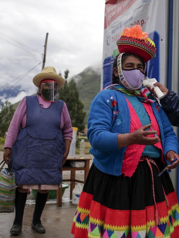 Venstrekandidat seiret i første valgrunde i Peru, men kan måtte fire på kravene.