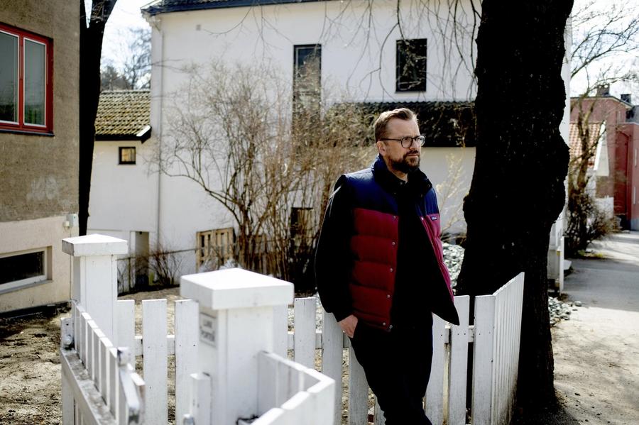 Hvor mye kritikk skal kunstnere tåle? Verken mer eller mindre enn andre sårbare yrkesgrupper, mener Jon Refsdal Moe.