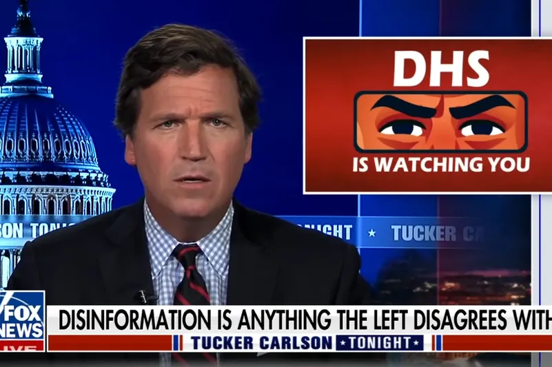 I skuddlinja: Nina Jankowicz skulle arbeide mot desinformasjon i USA, men ble selv et offer for en svertekampanje. Det hele startet i programmet til Fox News-profil Tucker Carlson.