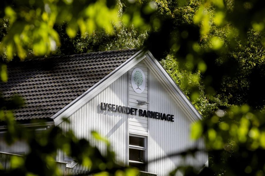 Adolfsen-brødrene solgte 117 norske barnehager på børsen uten å varsle kommuner med forkjøpsrett.