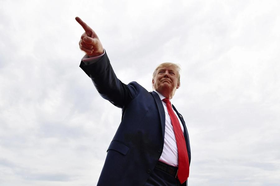 Dusører, straff og hets er Trumps koronaresept til USAs fiender. Er det et svakhetstegn?