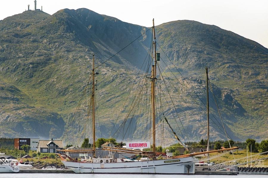 Toppolitikerne dro til Trondheim. Vi ankret opp i Ørland kommune.