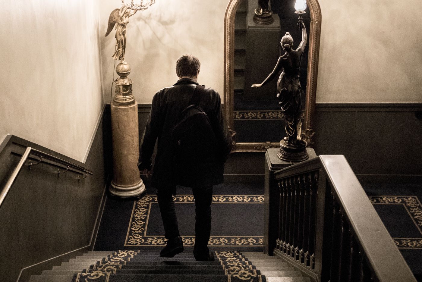 Den norske forfatterforeningen holdt søndag årsmøte på hotel Bristol. Kjartan Fløgstad valgte under årsmøte å trekke seg fra foreningen etter å ha vært medlem i over 50 år.