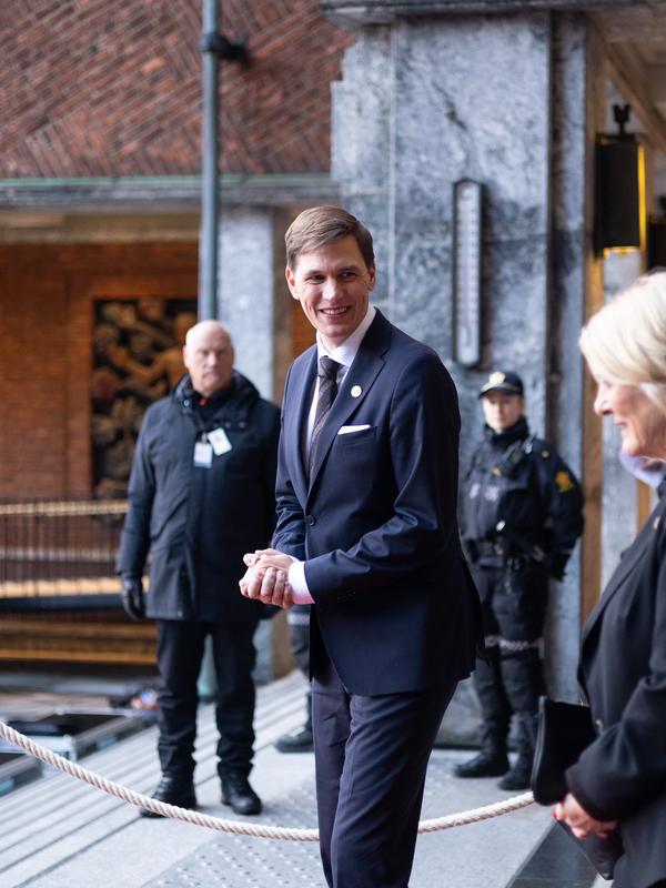 Å sidestille kritiske kronikker og journa­listikk med desin­for­ma­sjon, nærmer seg det autoritære, skriver Mari Skurdal