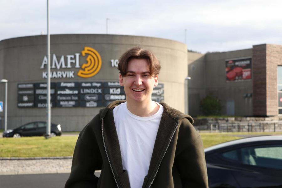 I sommer skal Noah Sellevoll (20) kreve at Jens Stoltenberg tar tak