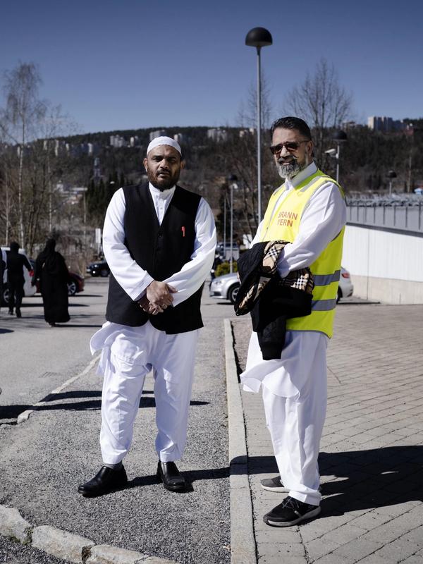 Islamsk Råd Norge har sett seg lei på at Sian oppsøker moskeer for å brenne Koranen.