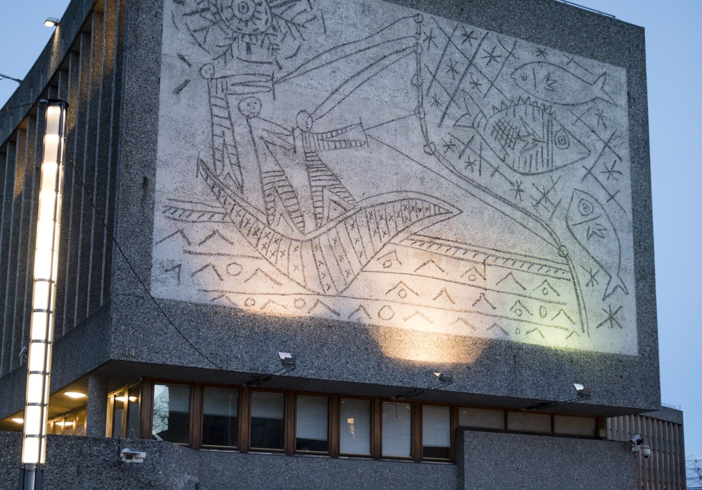 Pablo Picasso, Fiskerne, på Y-blokka i regjeringskvartalet. 
  
 Foto: Tom Henning Bratlie