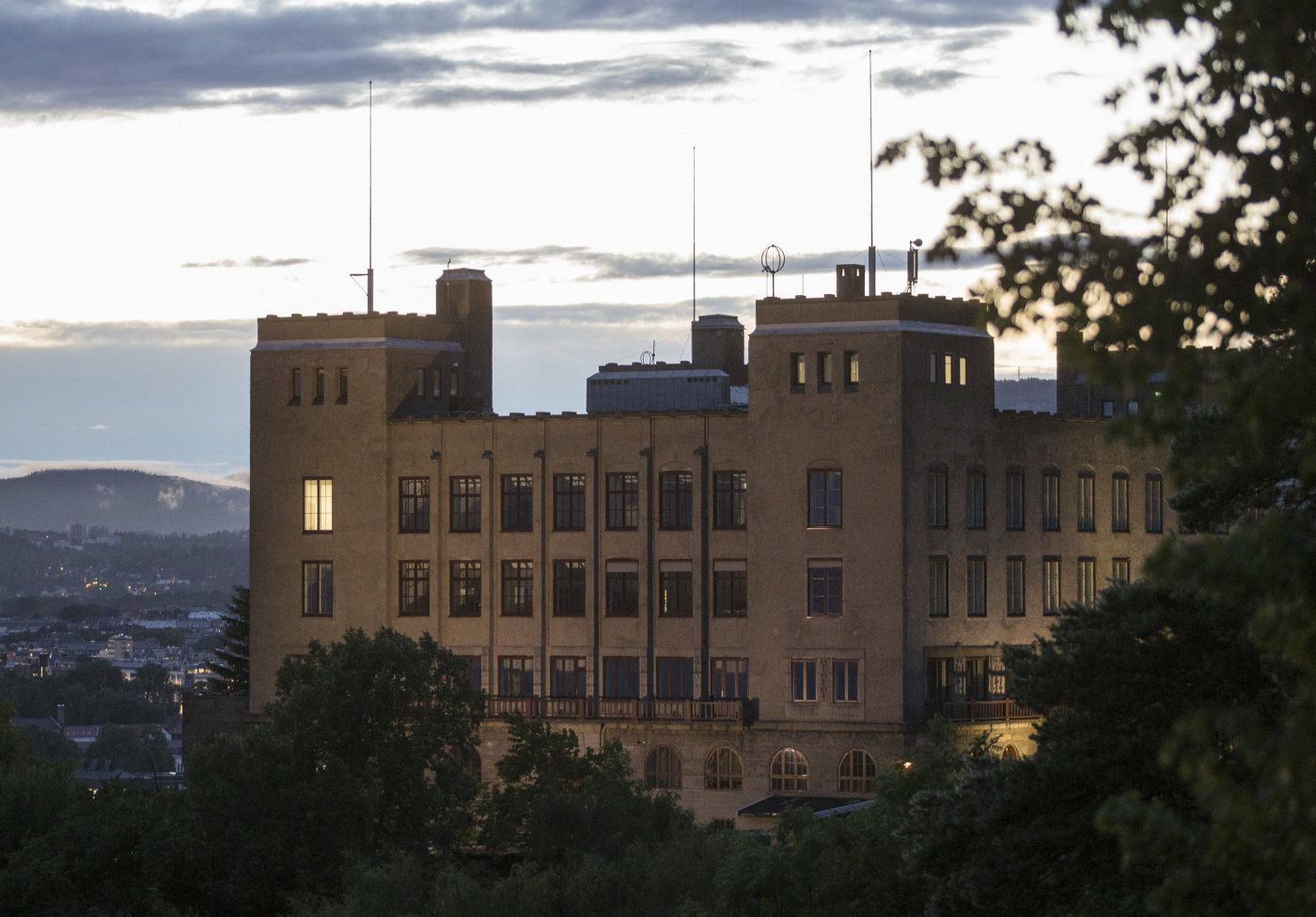 Oslo  20140717. 
 Sjømannsskolen i Oslo ved solnedgang i juli 2014. Foto: Audun Braastad / NTB scanpix