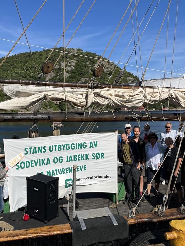 Lindesnes vil være først i køen når ny næring planlegges. Derfor sprenges unik skjærgård vekk uten noen plan for drift.