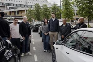 Ønsker endring: Taxi­sjåfører for Bolt og Uber har møtt opp for å fortelle om arbeids­hverdagen. De fleste av dem vil ikke ha ­navnet sitt på trykk.