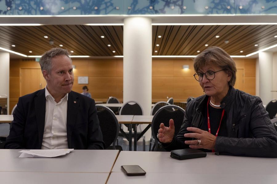 Regjeringen innfører løyvekrav og kjøre- og hviletidsbestemmelser i budbilbransjen.