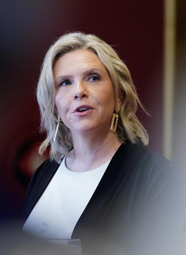 Ho ber Erna Solberg lytte til Svenneby