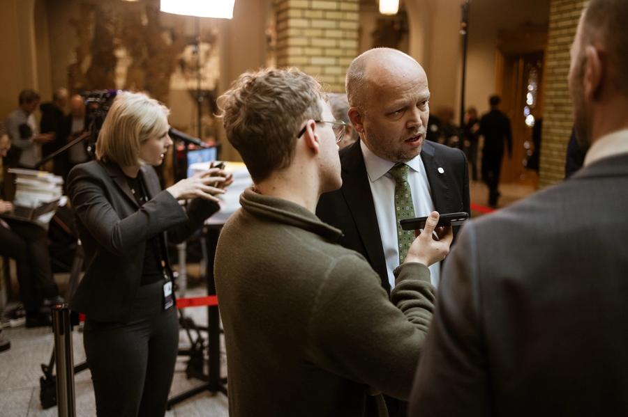 Vedum i harnisk: – Kan ikkje norske familiar stole på statsministeren?