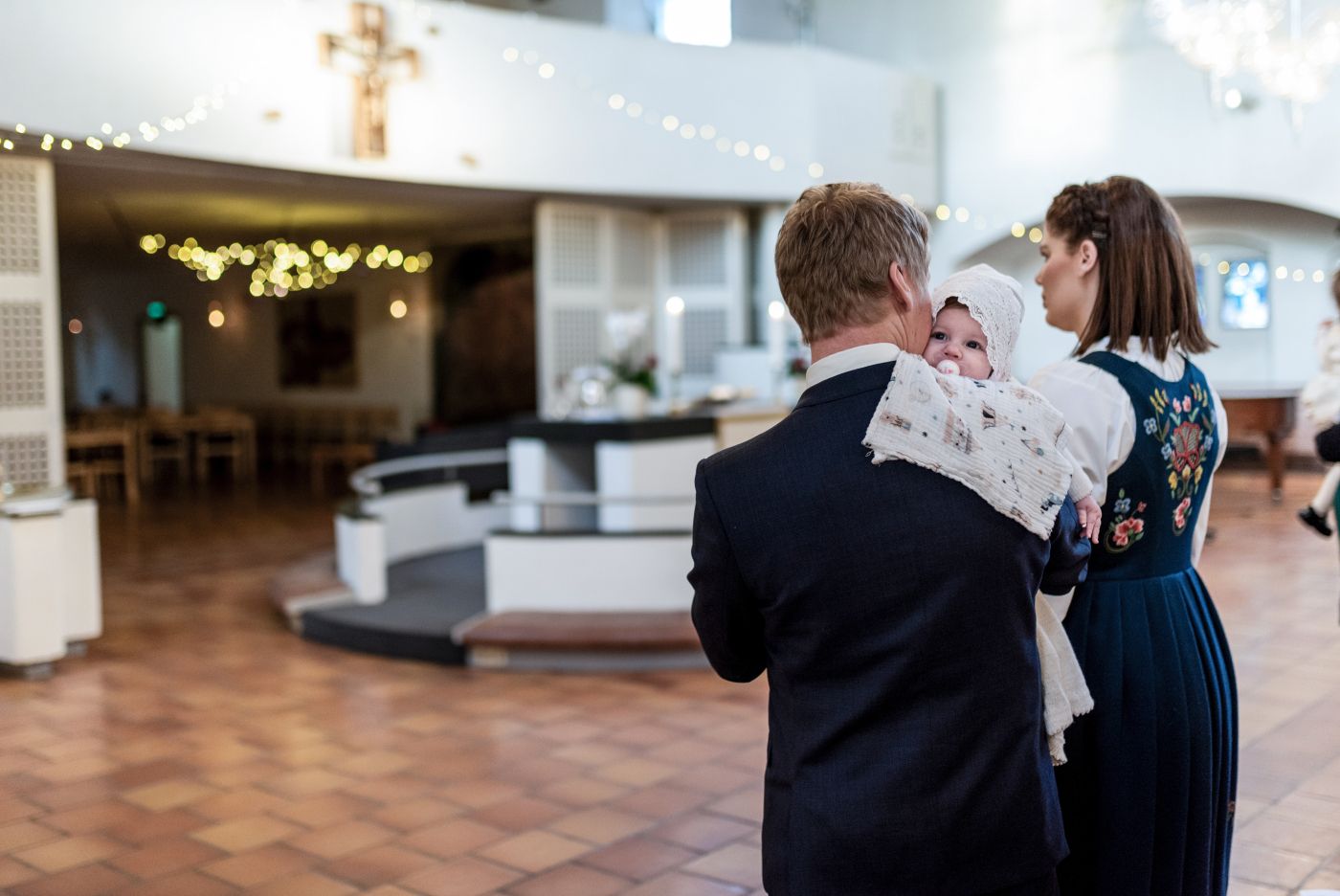 Oslo 30.12.18: Christian Antonsen og Karoline Rosted døper datteren Elise i Vålerenga kirke. Foto: John Trygve Tollefsen