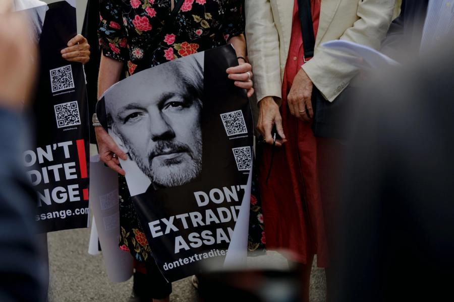 Debatt: Assange venter på deg, Eide