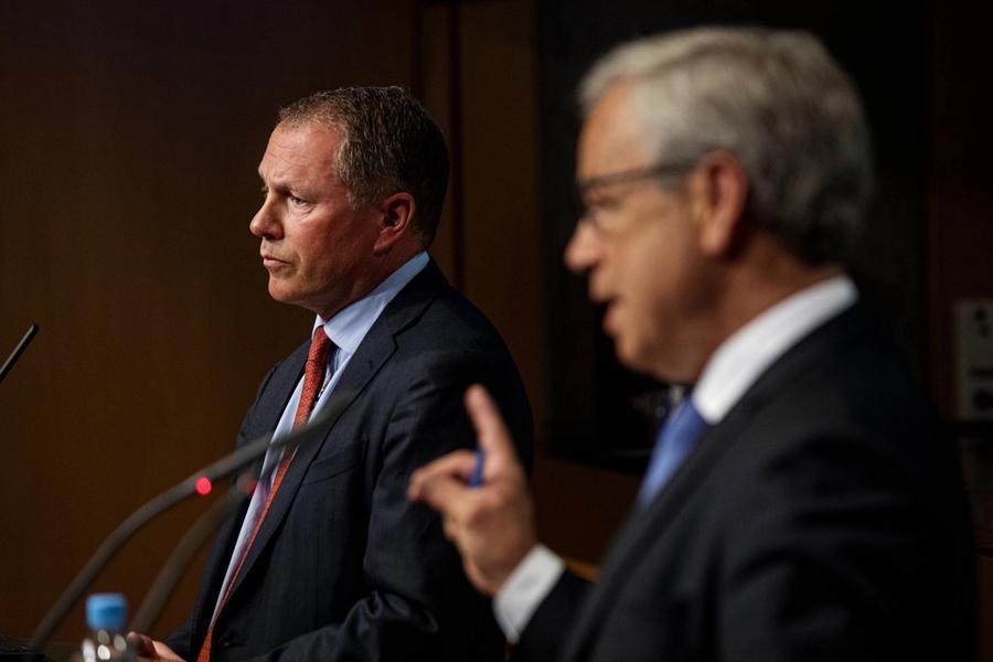 Finansprofessor meiner Nicolai Tangen vil vere inhabil som oljefondssjef.