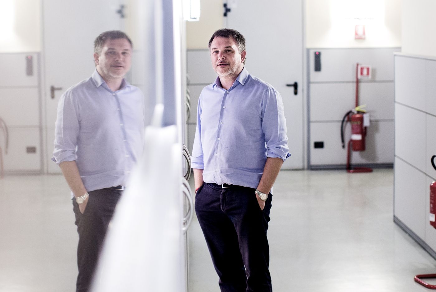 Roma, Italia, 28.04.2015. Journalisten Lirio Abbate i tidsskriftet L’Espresso har avslørt Buzzi, Carminati og hans menn. Han lever i dag med døgnkontinuerlig livvakteskorte og tungt væpnet vakthold. Han er blitt utsatt for flere attentatforsøk, det siste i desmber 2014. I Italia har en tidligere ukjent mafiaorganisasjon ledet av en karismatisk, svært voldelig og  enøyd ex-terrorist. Massimo Carminati og Salvatore Buzzi ledet en organisasjon som livnærte seg på å vinne offentlige anbud på  logistikkoperasjoner, asylmottak og lignende som omfatter den uhåndterlige flyktningsituasjonen i Middelhavet. Dette er historien om Mafia Capitale. Foto: Christopher Olssøn.