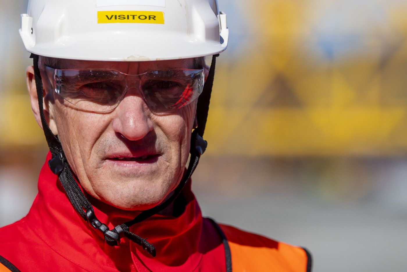 Verdal  20190411. 
 Jonas Gahr Støre besøkte torsdag formiddag Aker på Verdal, hvor han fikk omvisning og et møte med klubben. 
 Foto: Ole Martin Wold / NTB scanpix