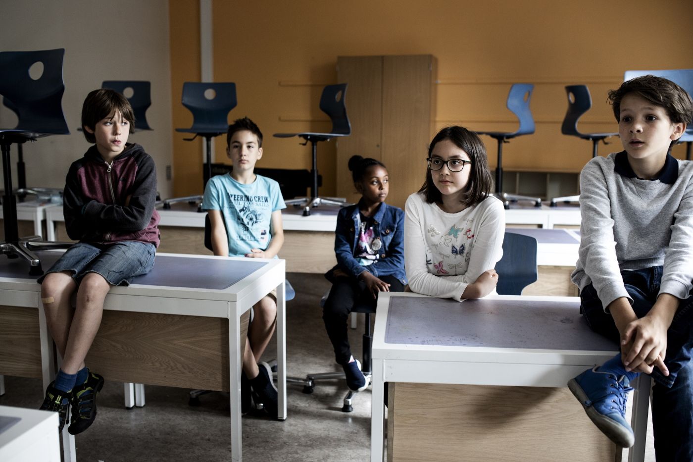 Oslo, Norge, 20.06.2018. Fra venstre: Benjamin Sveen, Stefan Spaans, Yabsira Besuk, Sara Alise Ledesma Tørnquist, Markus Mosli. Bilder til sak om den delte kulturskolen i Oslo, St. Sunniva er den skolen i Oslo med høyest andel kulturskoleelever. På topp 10-lista er det bare vestkantskoler. Foto: Christopher Olssøn.
