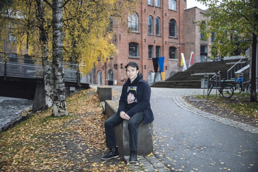 På en anonym Instagram-konto sammenlikner Khio-student Vebjørn Pedersen skolen sin med en totalitær stat.