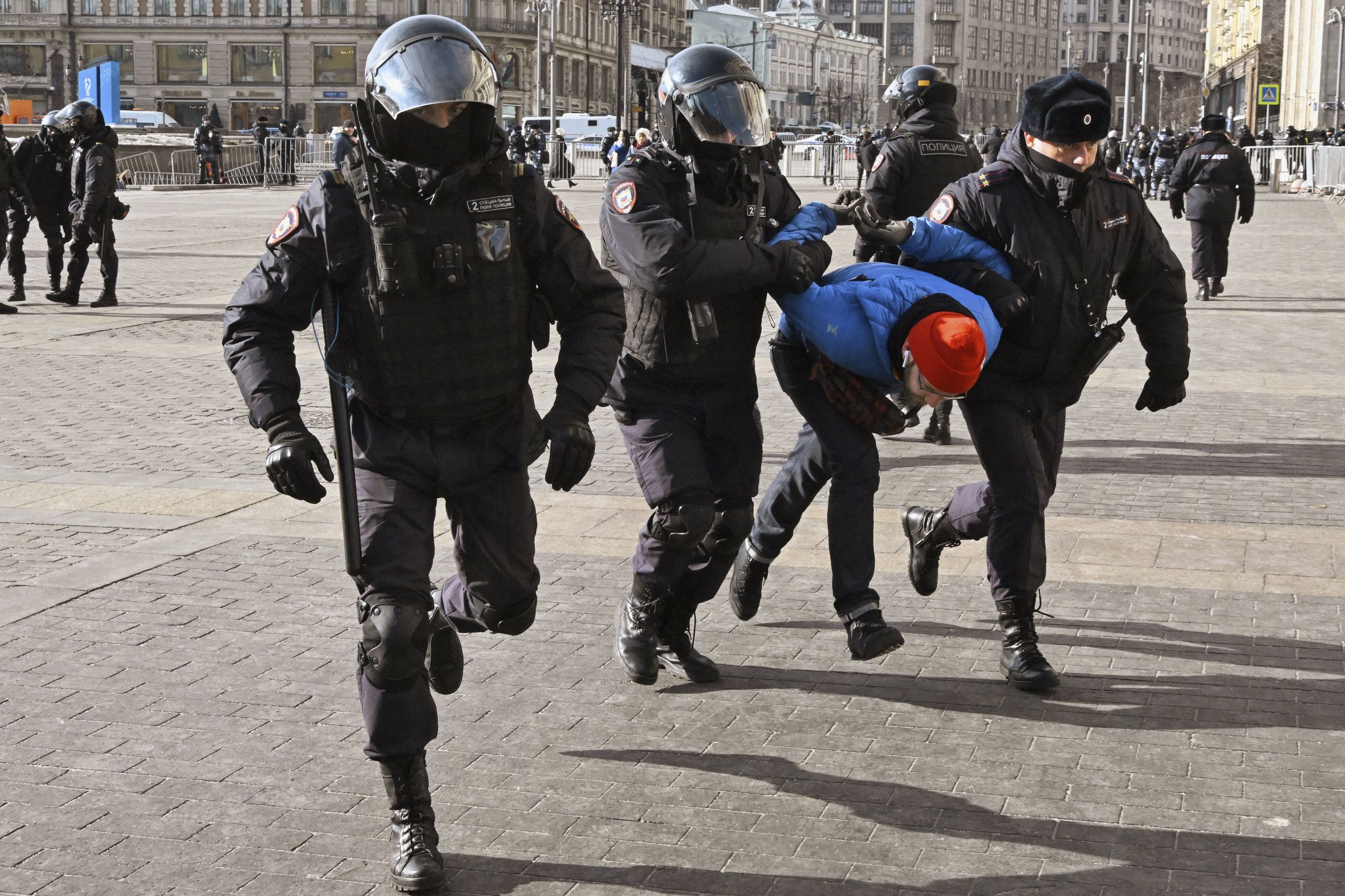 Операция полиции. Чел с цепью против спецназа. СТОПХАМ против спецназа.