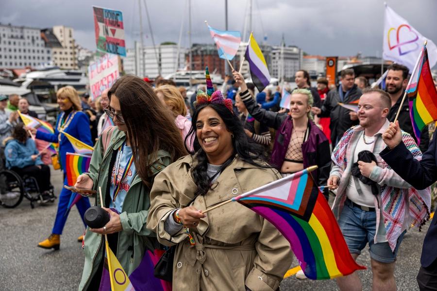 Mørke skyer over pride