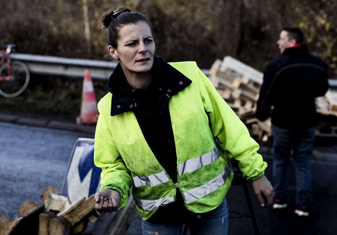 Colombelles, Frankrike, 01.12.2018. Gilets jaunes, de gule vestene mobiliserer i Frankrike mot Emanuel Macrons usosiale politikk. Foto: Christopher Olssøn.