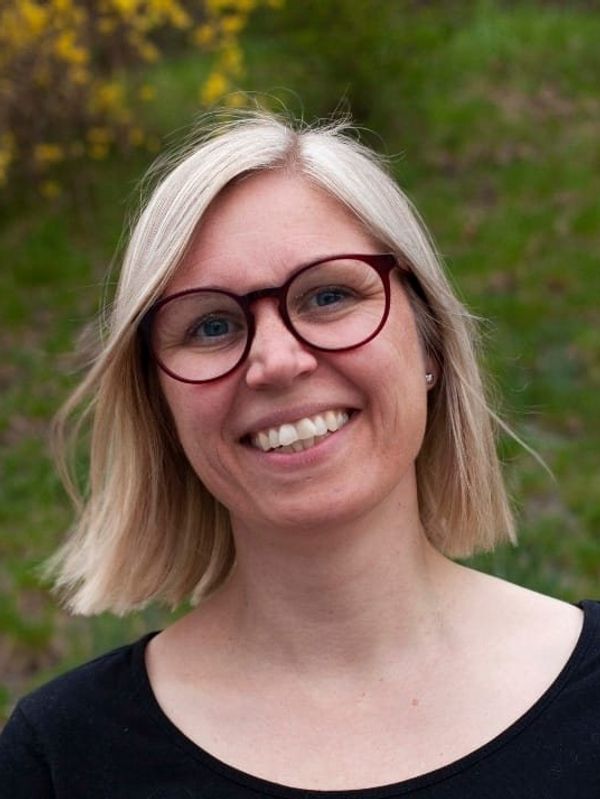 Cecilie Ingebjørg Lerstang trekker veksler på både familietradisjoner og lange lokale erfaringer når hun satser på økt Rødt-innflytelse i Notodden.