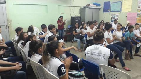 Apresentação do projeto Conexão Cordel em sala.