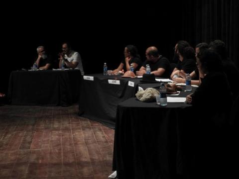 Grupo de pessoas participando do evento e debatendo a Dramaturgia Potiguar.