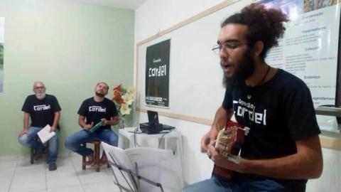 Apresentação do projeto Conexão Cordel em sala.