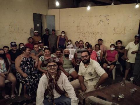 Apresentação do espetáculo Chico Jararaca em uma comunidade rural.