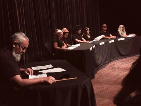 Grupo de pessoas participando do evento e debatendo a Dramaturgia Potiguar.