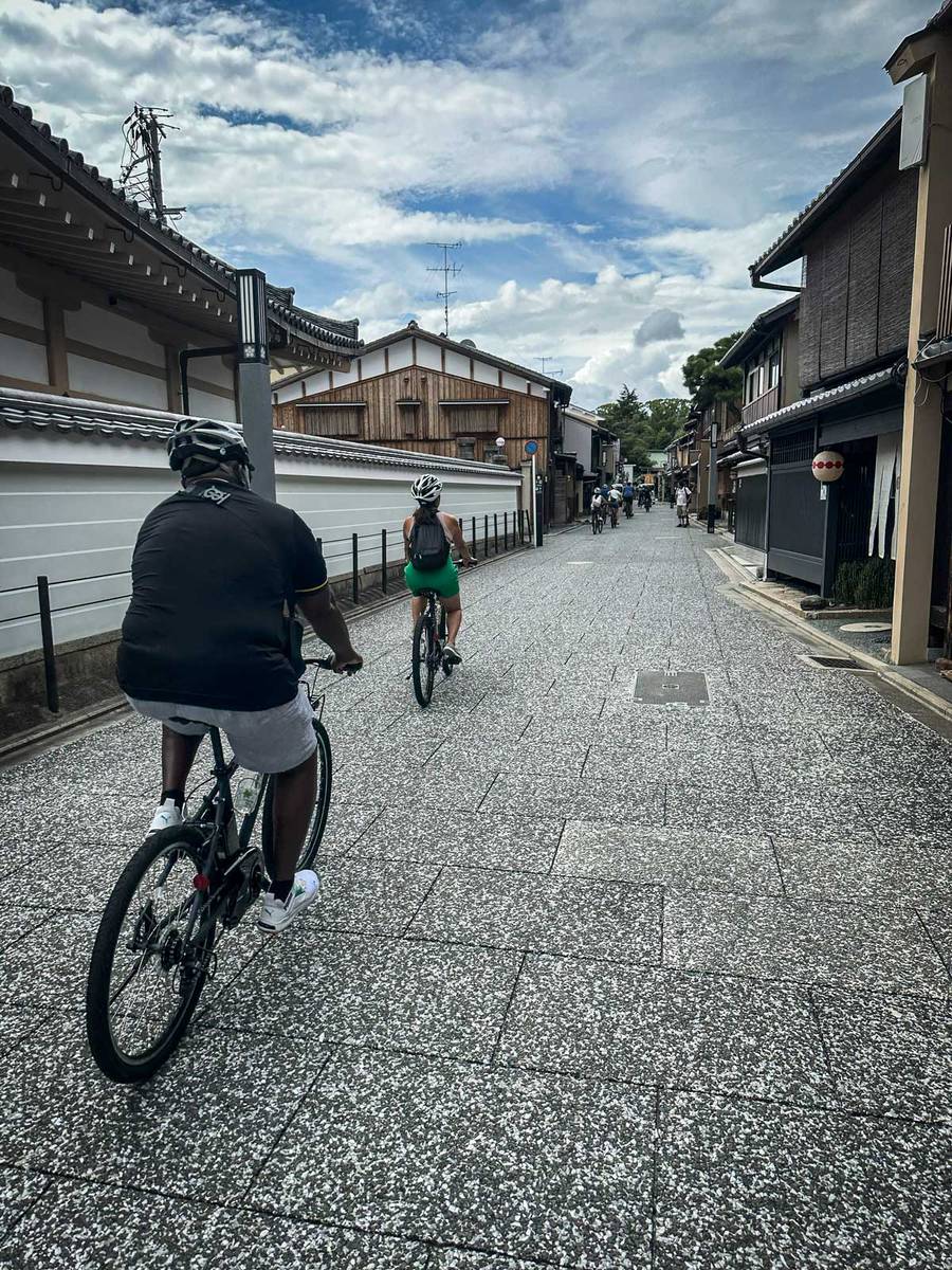 Kyoto is mostly a flat city with a slight incline as you head north. It is such an easy place to ride!