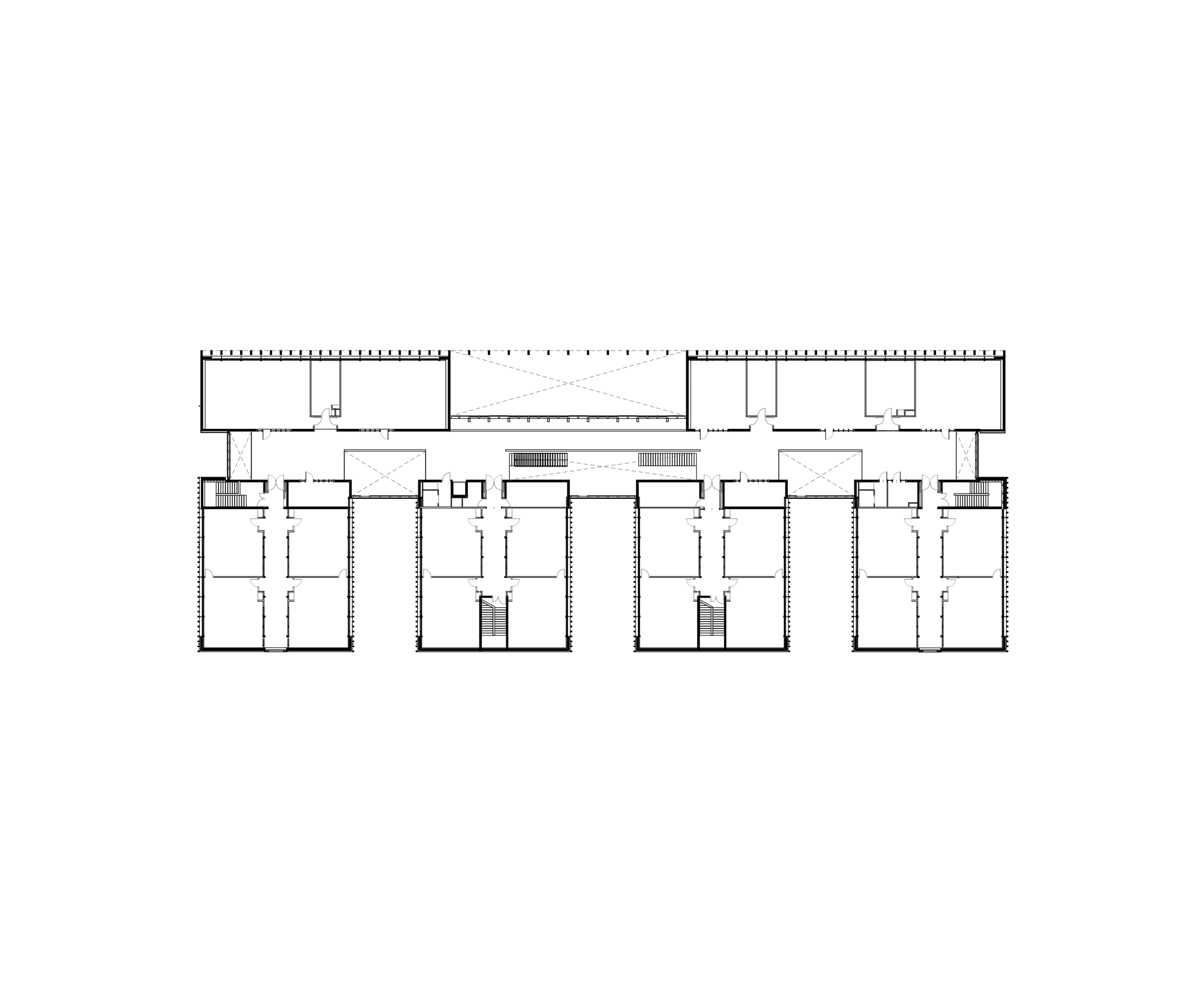 Plan en peigne du Collège du Ban à Vagney : ailes enseignement en plots parallèles reliés par une rue intérieure centrale et portique côté cour.
