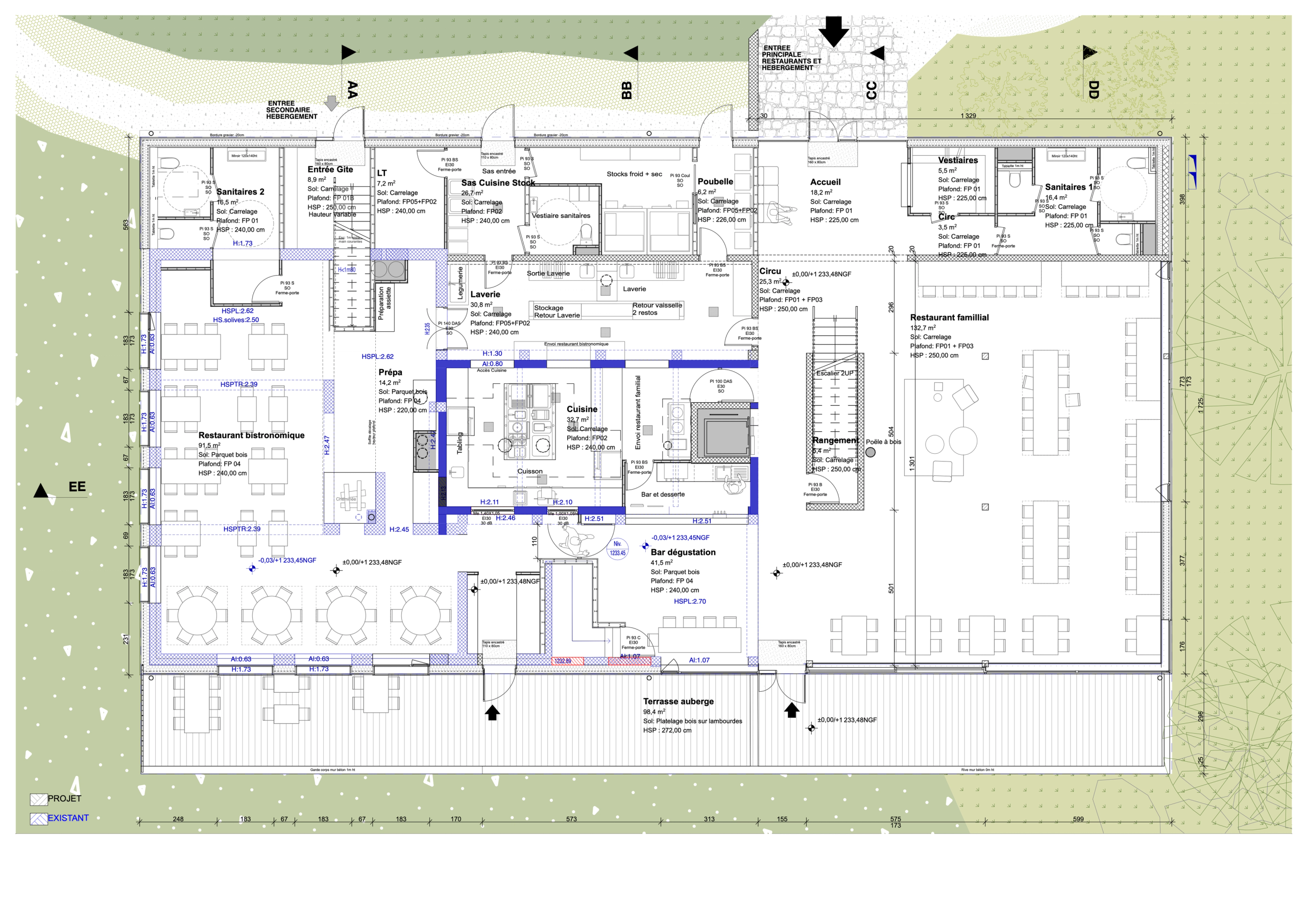 Plan RDC de la restructuration de l’auberge du col de l’Oeillon à Véranne, montrant l’organisation des restaurants, cuisines, refuge et terrasse en volumes compacts.