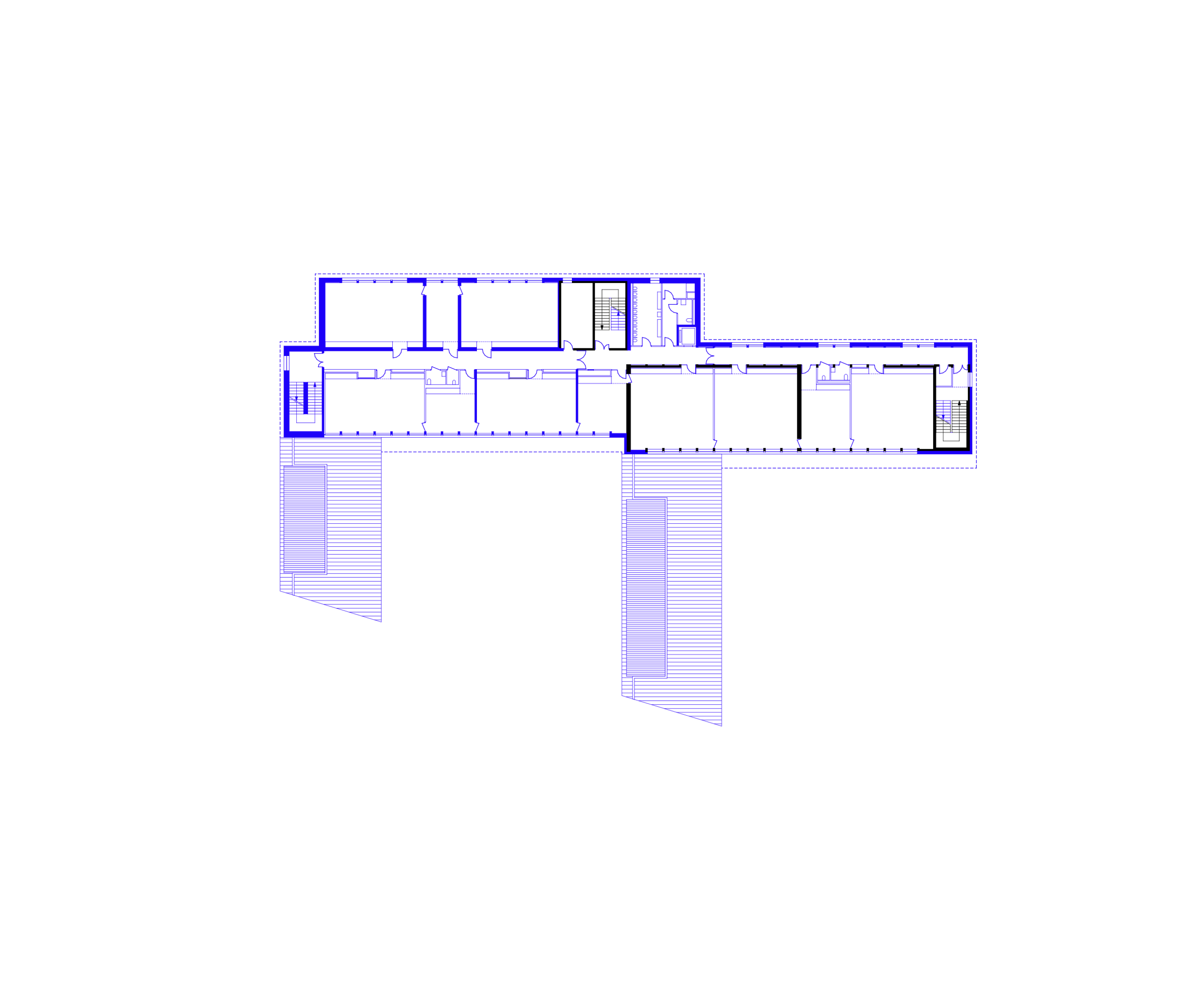 Plan de niveau du groupe scolaire du Bouchet à Bonneville, montrant le bâtiment principal restructuré et ses deux préaux perpendiculaires en extension.
