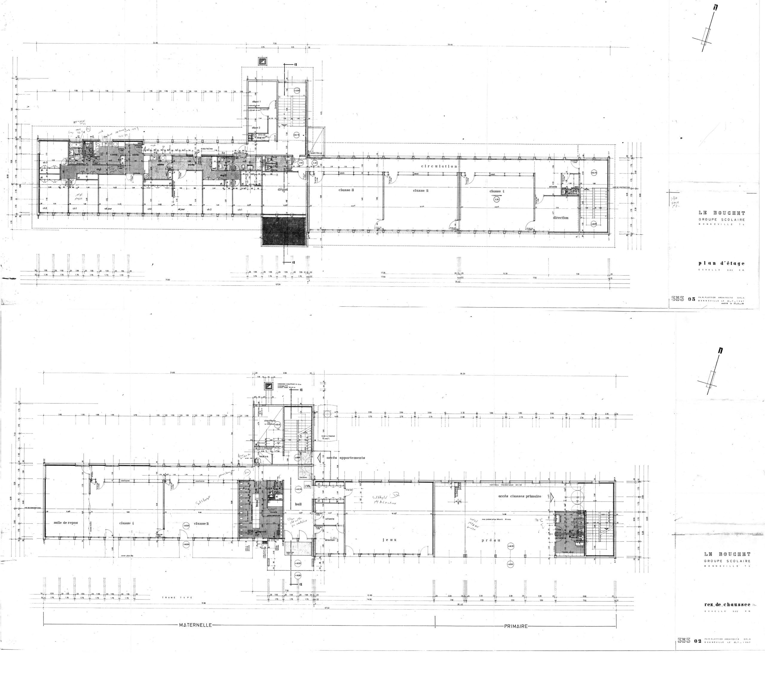 Plans RDC et étage du groupe scolaire du Bouchet à Bonneville avant travaux, montrant la trame béton existante, les classes alignées et les zones restructurées en extension.