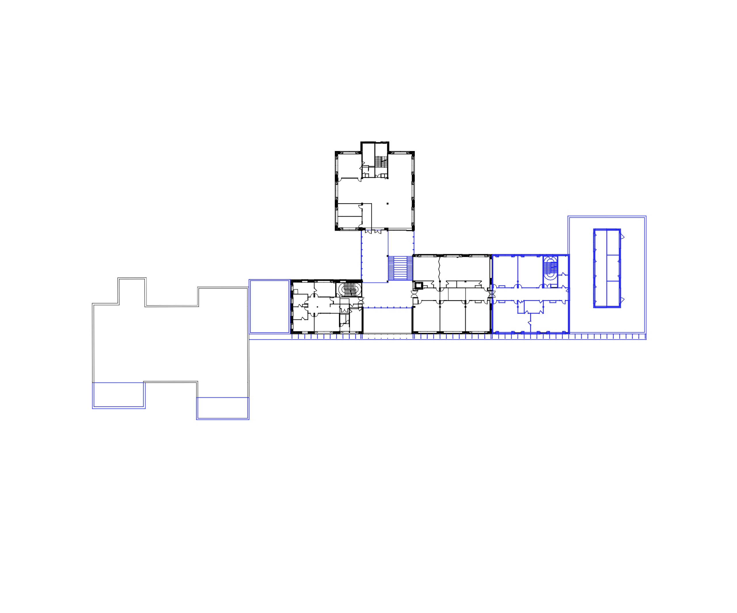 Plan de niveau du collège Maryse Bastié à Dole, montrant la Restructuration : corps existants et extensions alignés en barre, circulations centrales et volumes annexes.